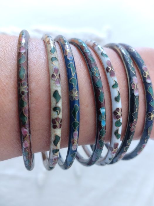 Sete escravas em cloisonné