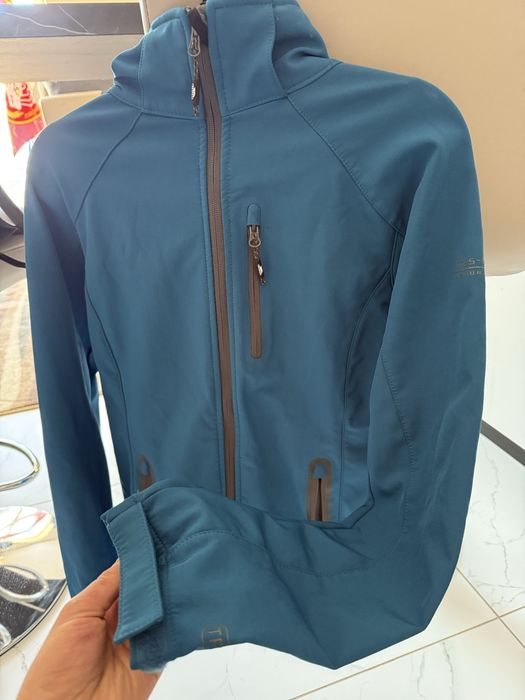 Продам куртку Trespass