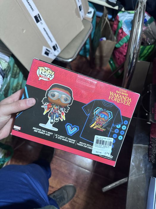 Funko Pop + Tshirt Wakanda Forever Black Panther