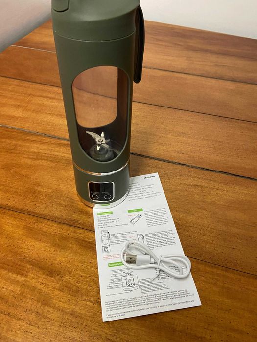 Liquidificador Portátil USB – Bom Estado