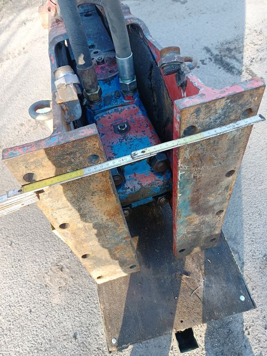 Młot hydrauliczny krupp HM305.