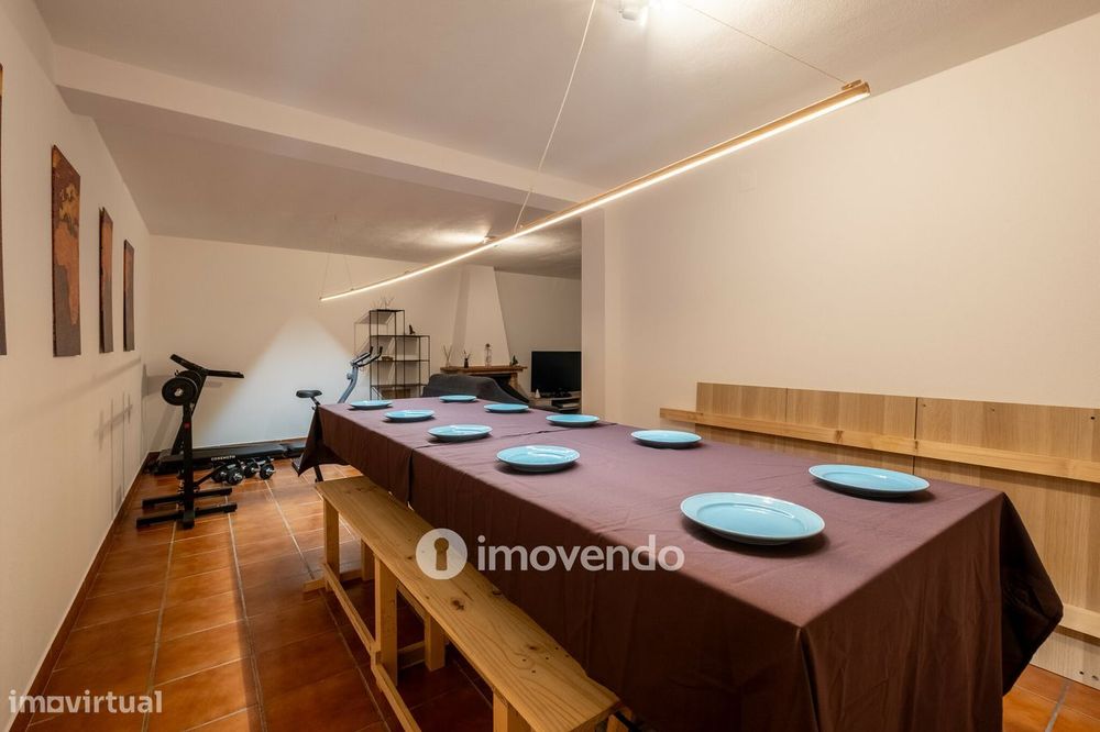 Moradia T3 mobilada e equipada, com garagem e jardim, na Mealhada