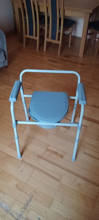 Krzesełko toaleta przenośna