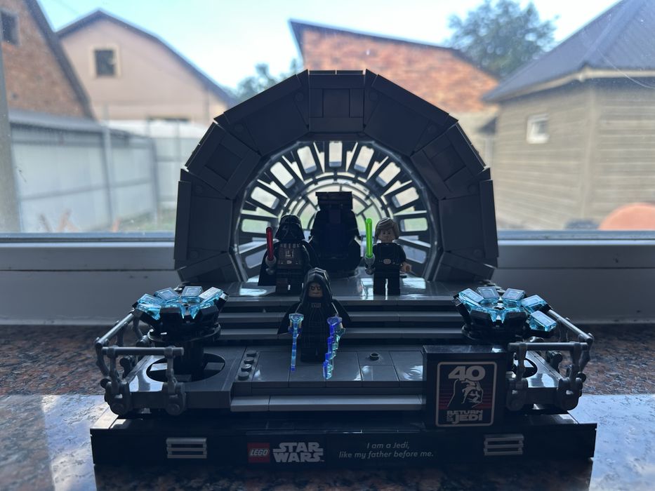 LEGO Star Wars 75352 Emperor’s Throne Room Diorama