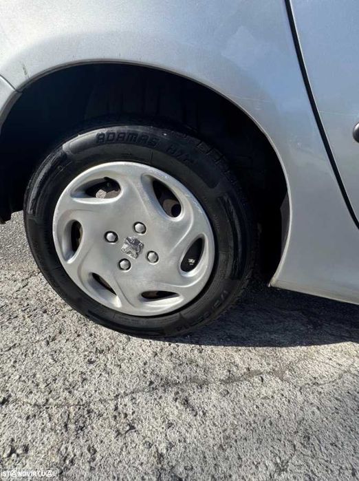 Peugeot 206 1.1 com Ar Condicionado e IUC e inspeção em dia