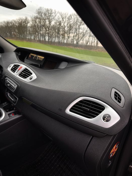 Renault Grand Scenic 2010