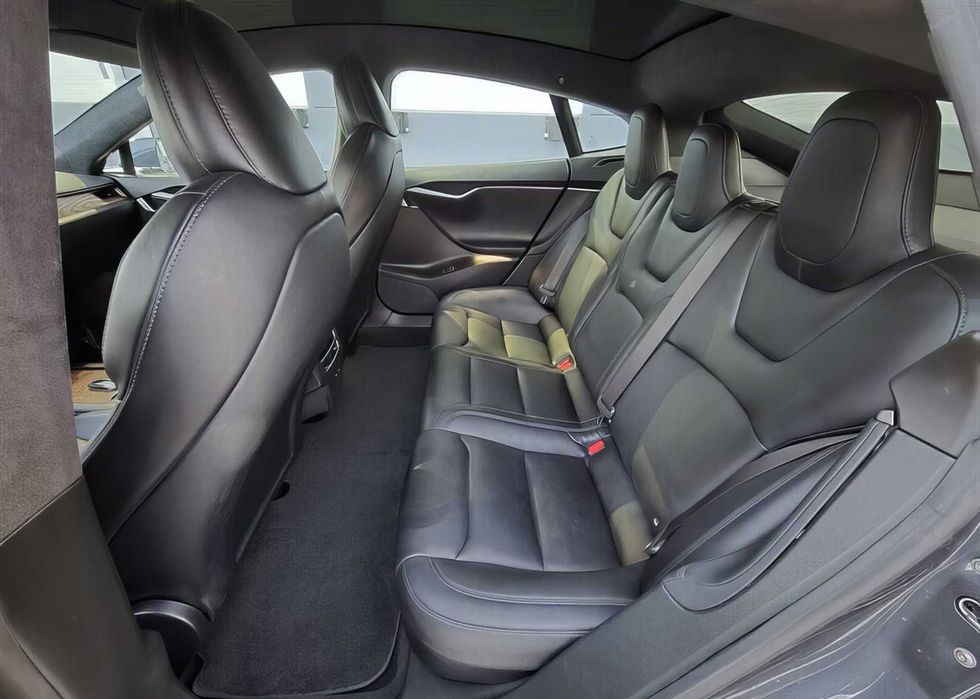 Tesla Model S      2021