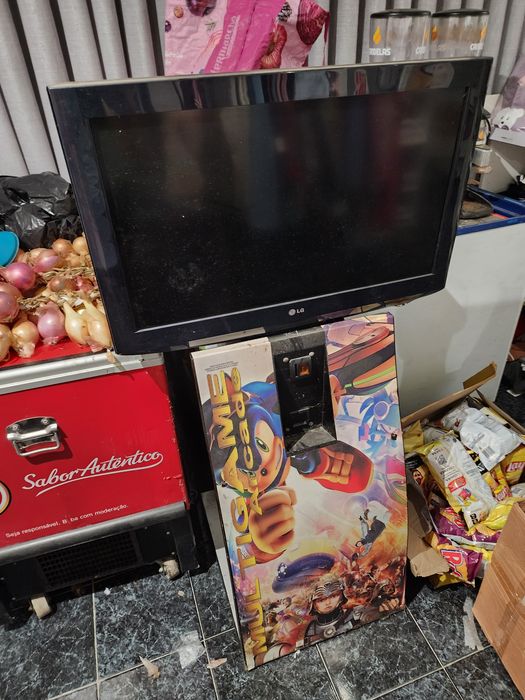 Máquina Arcade Multijogos com Ecrã LG – 150€