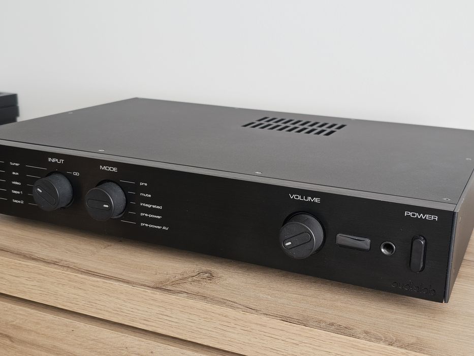 Wzmacniacz stereo audiolab 8200a