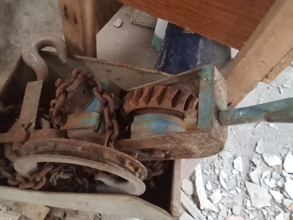 Vendo Cadernal 7 tons.