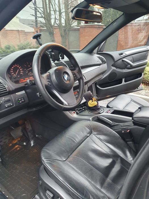 Продам BMW X5 E53
