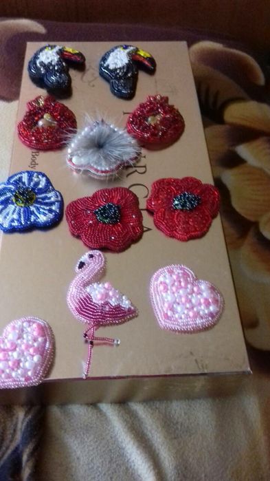 Продам брошь из бисера