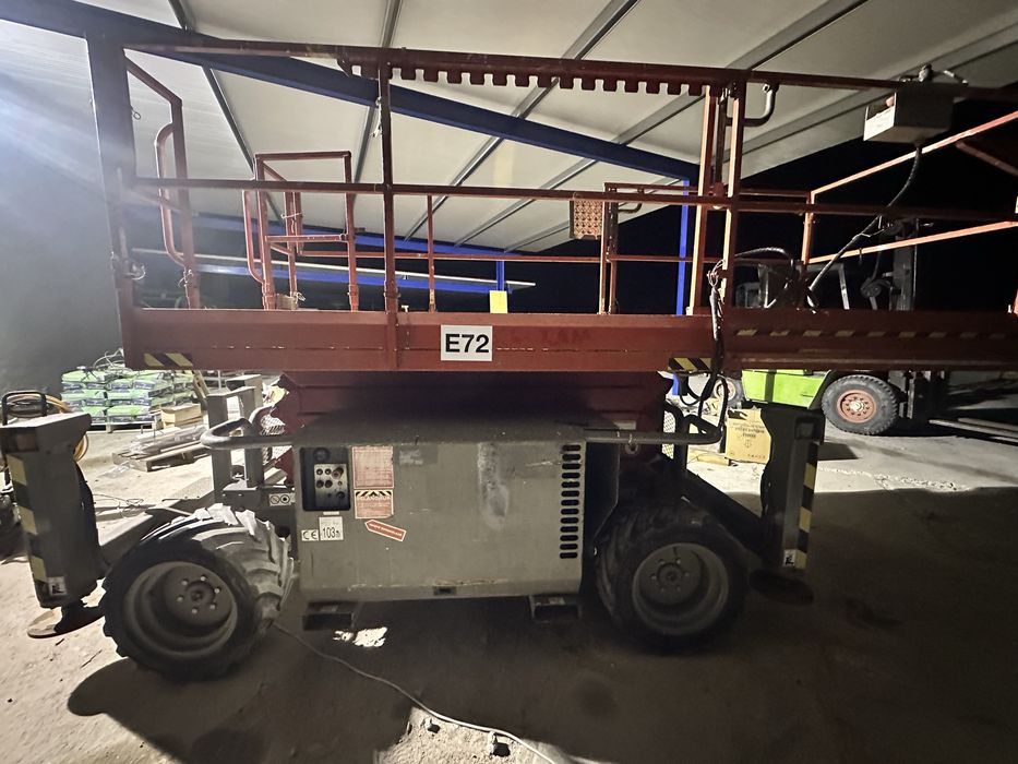 Plataforma elevatoria skyjack sj6832 RT