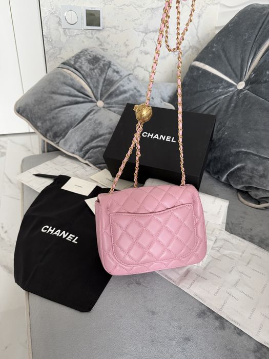 Сумка розовая Chanel