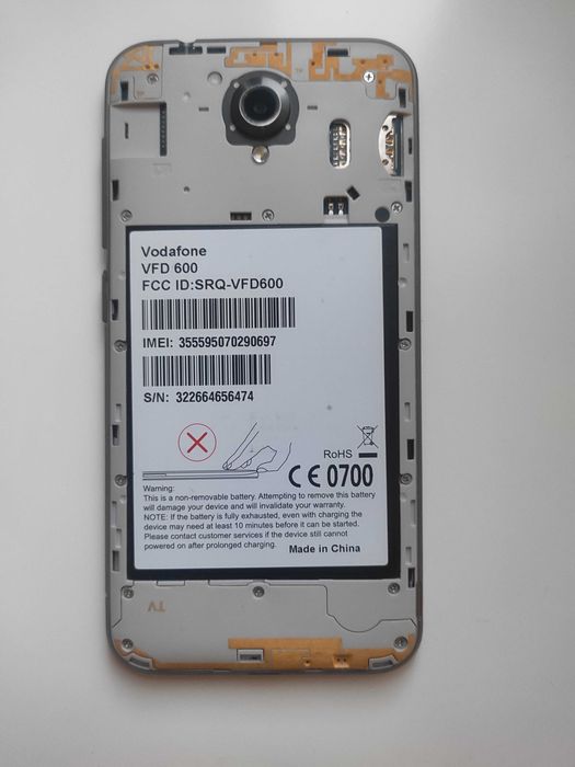 Telemóvel Avariado Vodafone VFD 600