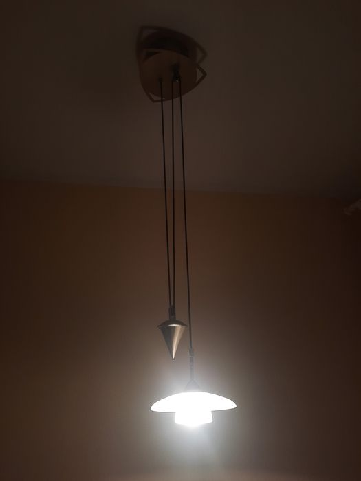 Lampa sufitowa z obciążnikiem