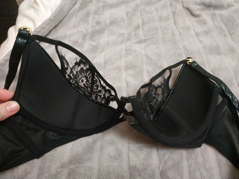 БЮСТГАЛЬТЕР З ЕКОШКІРОЮ ТА МЕРЕЖИВОМ Ann summers маст хев кожної жінки