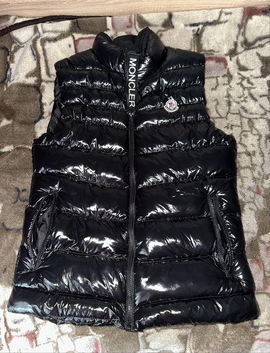 жилетка moncler S