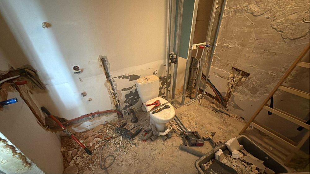 Wykonczenia/Remonty kompleksowo/Szpachlowanie/Malowanie natryskowe