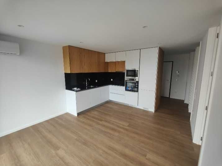 Alugo Apartamento vila nova de Gaia