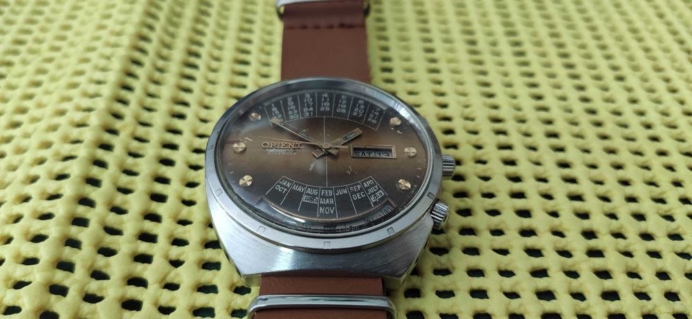 Relógio antigo ORIENT calendário perpétuo 42mm