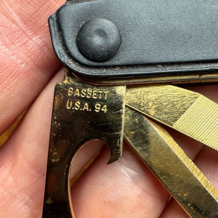 Scyzoryk Bassett USA