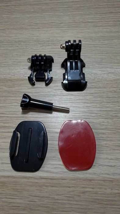 GoPro zestaw mocowań do kamer sportowych GoPro – szybkozłączki + śruba