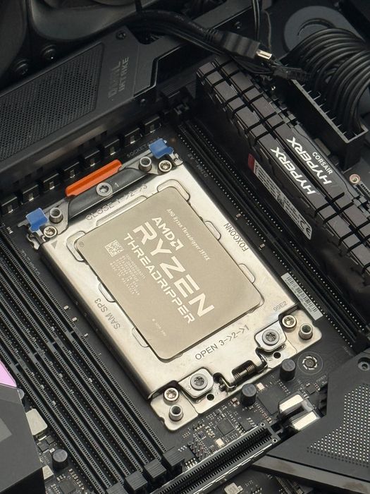 Asus ROG Strix TRX40-E Gaming + AMD Ryzen Threadripper 3970X Benfica ...