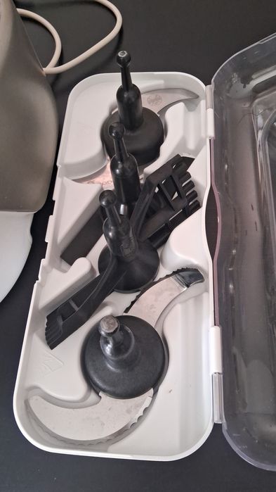 Vendo robô de cozinha Moulinex em ótimo estado