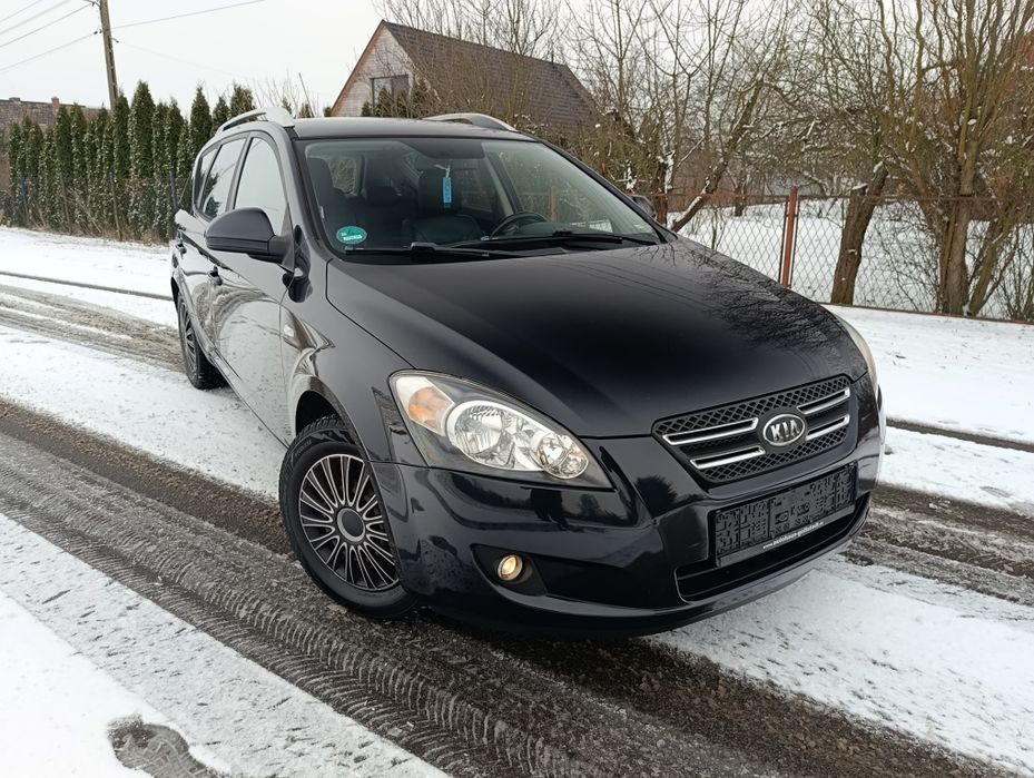 Kia cee'd 2.0 143Ps  + gaz klima półskóry nowe opony zimowe