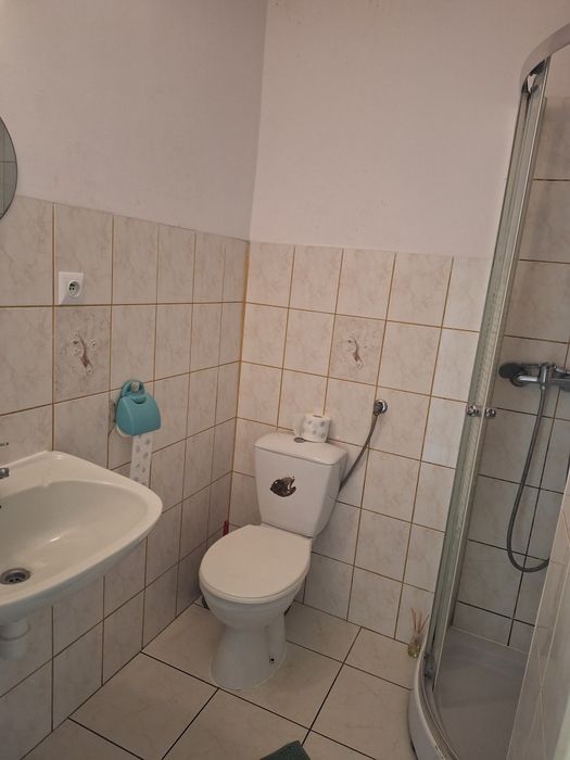 Pokoje pracownicze osobne łazienki