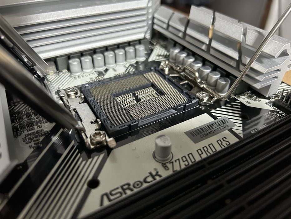 Motherboard ASRock Z790 Pro RS DDR5 ATX – Nova (Substituição RMA)