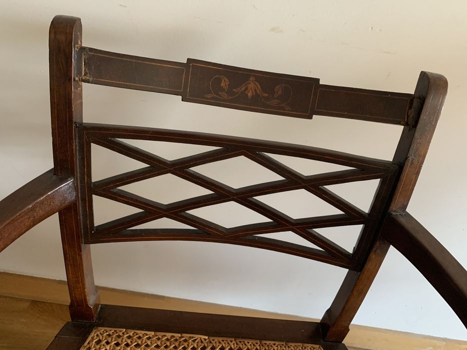 cadeira de braços estilo D. Maria com embutidos