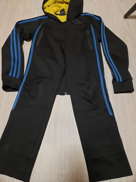Костюми спортивні Adidas на підлітків