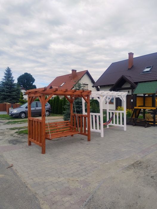 Huśtawka z ławką, pergolą i mocowaniem do hamaka