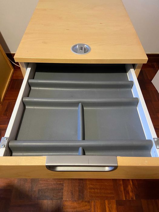 Bloco de gavetas Galant IKEA