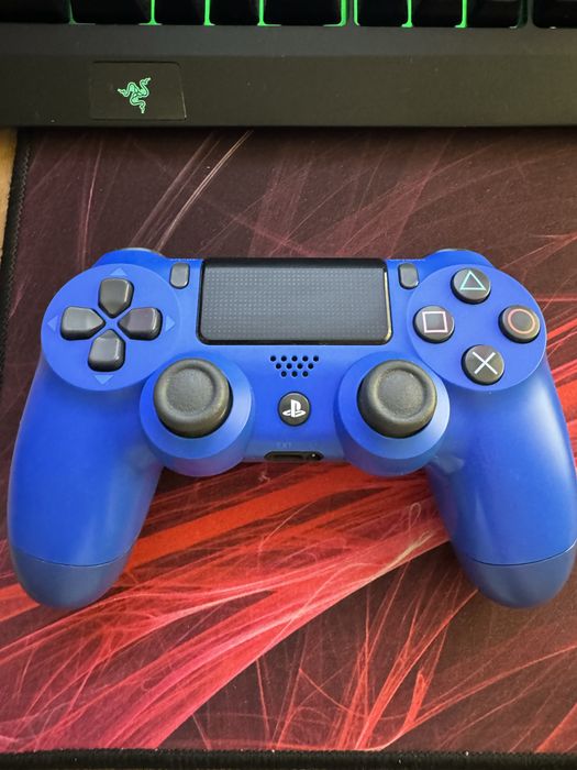 Продам геймпад Sony DualShock 4 V2 (PS4)