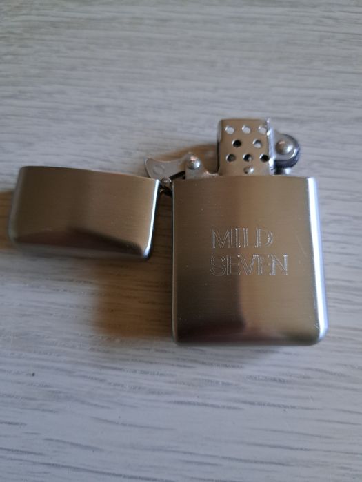Zapalniczka kolekcjonerska, benzynowa Mild Seven, lata 90.