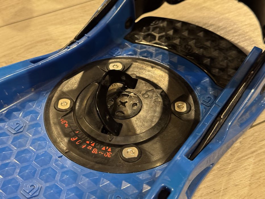 Крепления / Кріплення сноуборд BURTON Mission EST