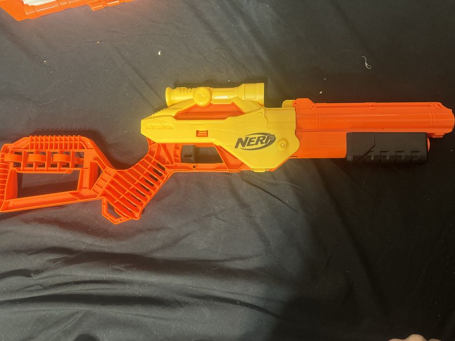 Пістолети NERF.