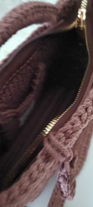 В'язана сумка ручної роботи