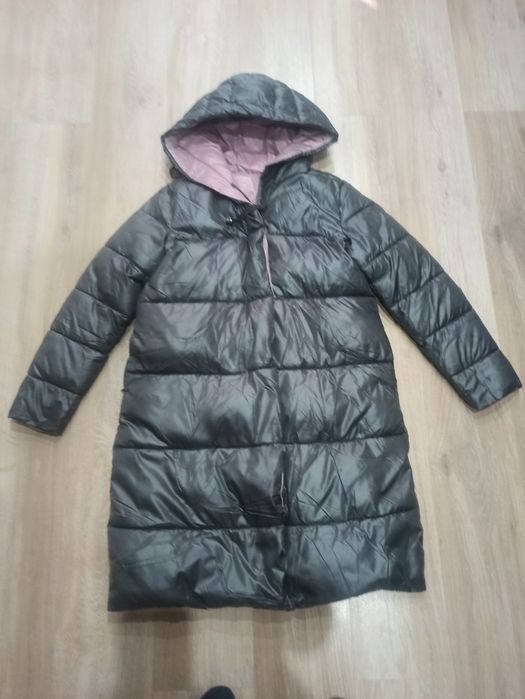 Kurtka dwustronna damska. Normalne ślady użytkowania.