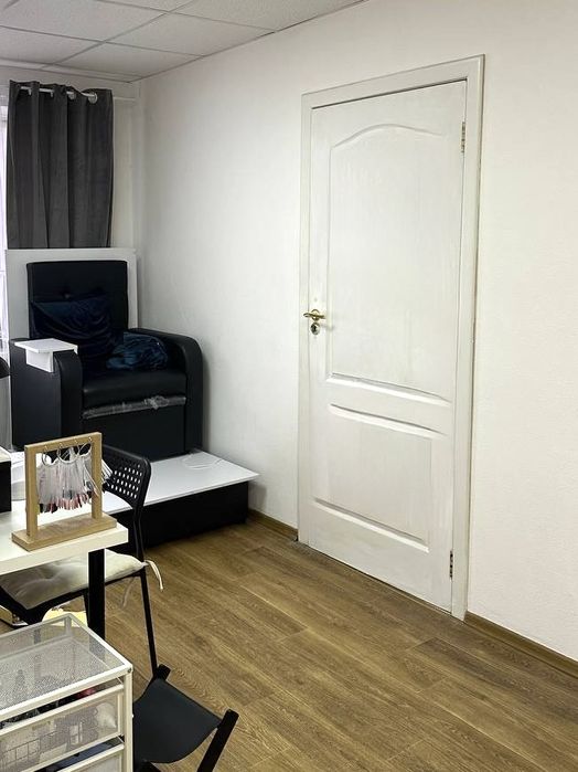 Кабінет в оренду в студії краси