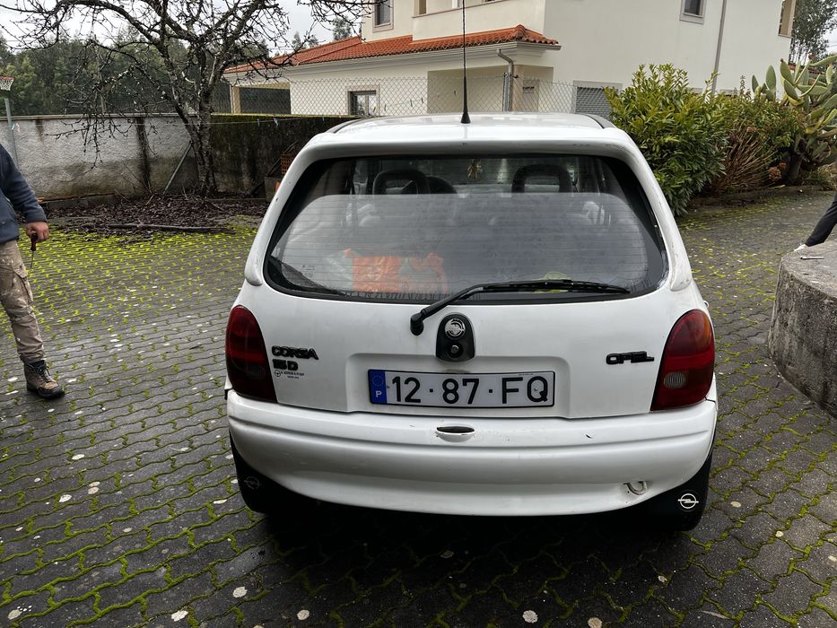 Corsa b em bom estado