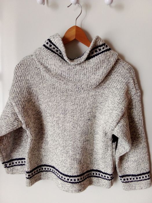 Casaco artesanal, da Serra da Estrela, lã poveiro, 8 anos