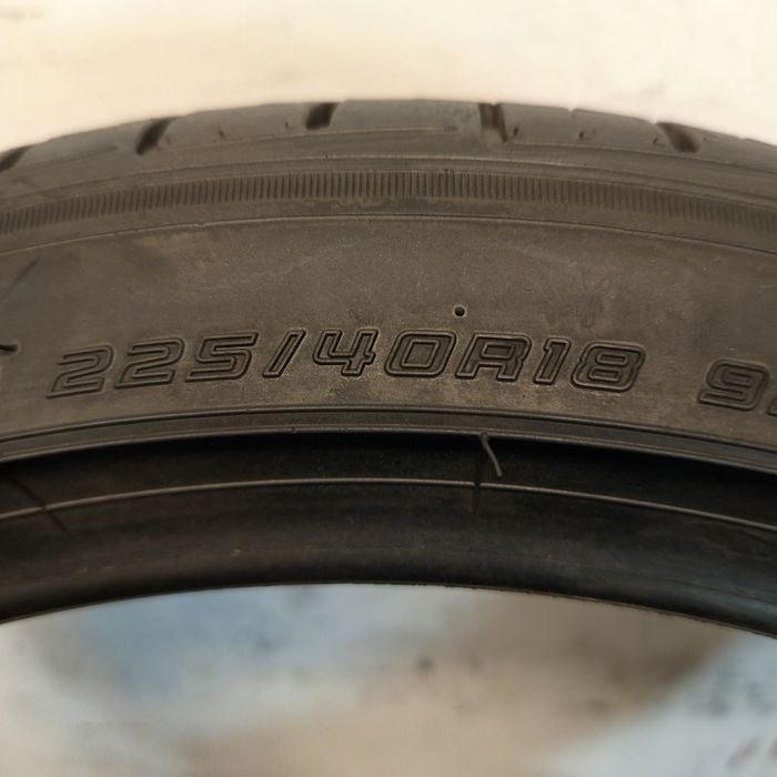 225/40R18 falken ziex