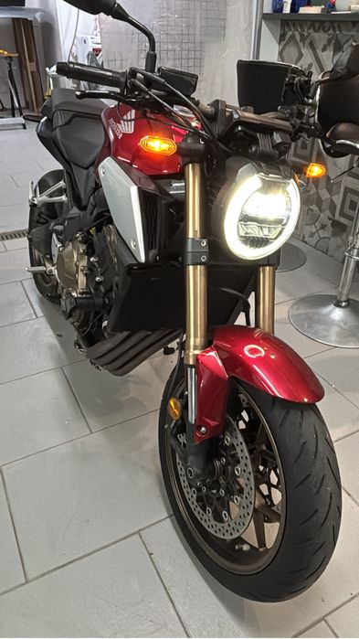 Honda CB 650R Muito Conservada