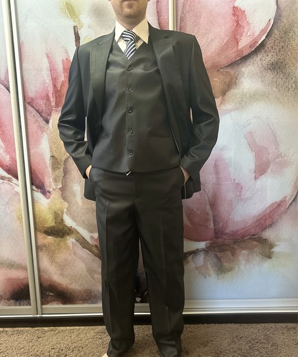 Свадібний костюм, костюм на випускний. Новий