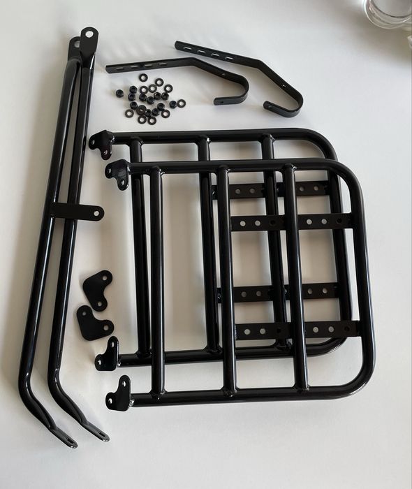 2 suportes para bicicletas e suportes para pneus