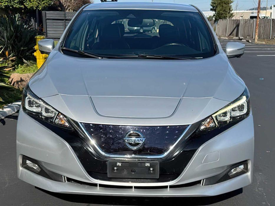 Nissan LEAF SL      2019